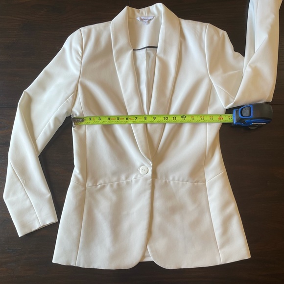 Reitmans White Blazer size 3 - Picture 4 of 8